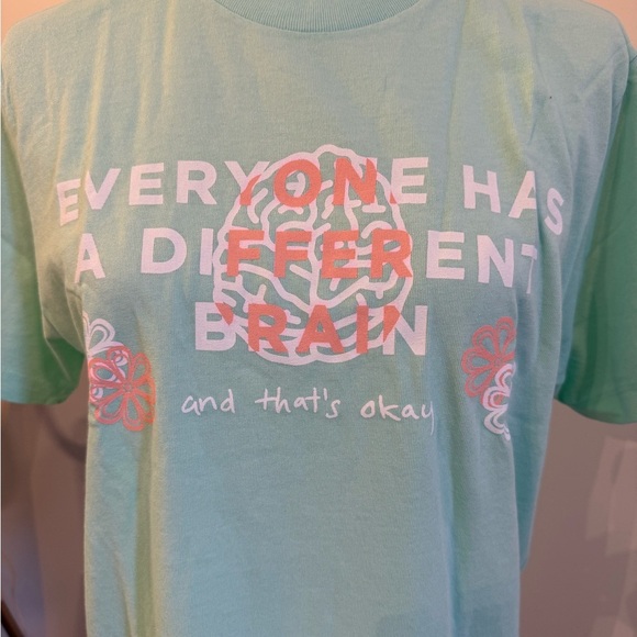 URBAN OUTFITTERS | Cute Graphic Tee Medium - Picture 2 of 5